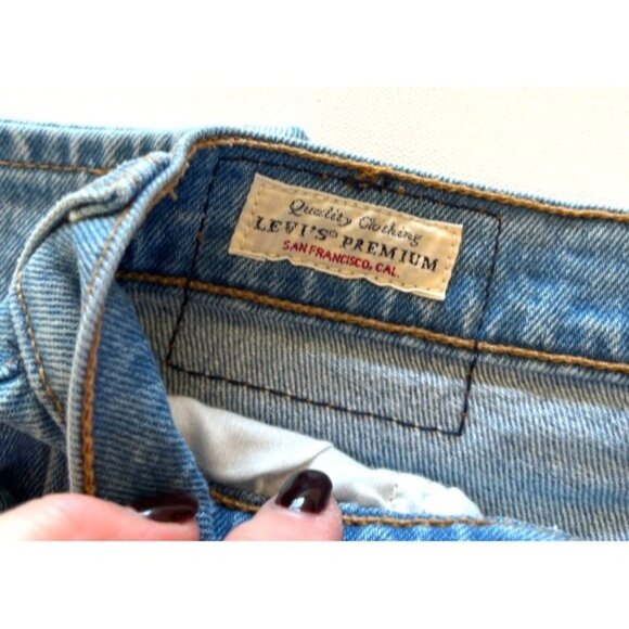 Levi’s Light Wash Wedge Fit Ankle Women’s Button Fly Jeans Size 26 Casual - Picture 8 of 16